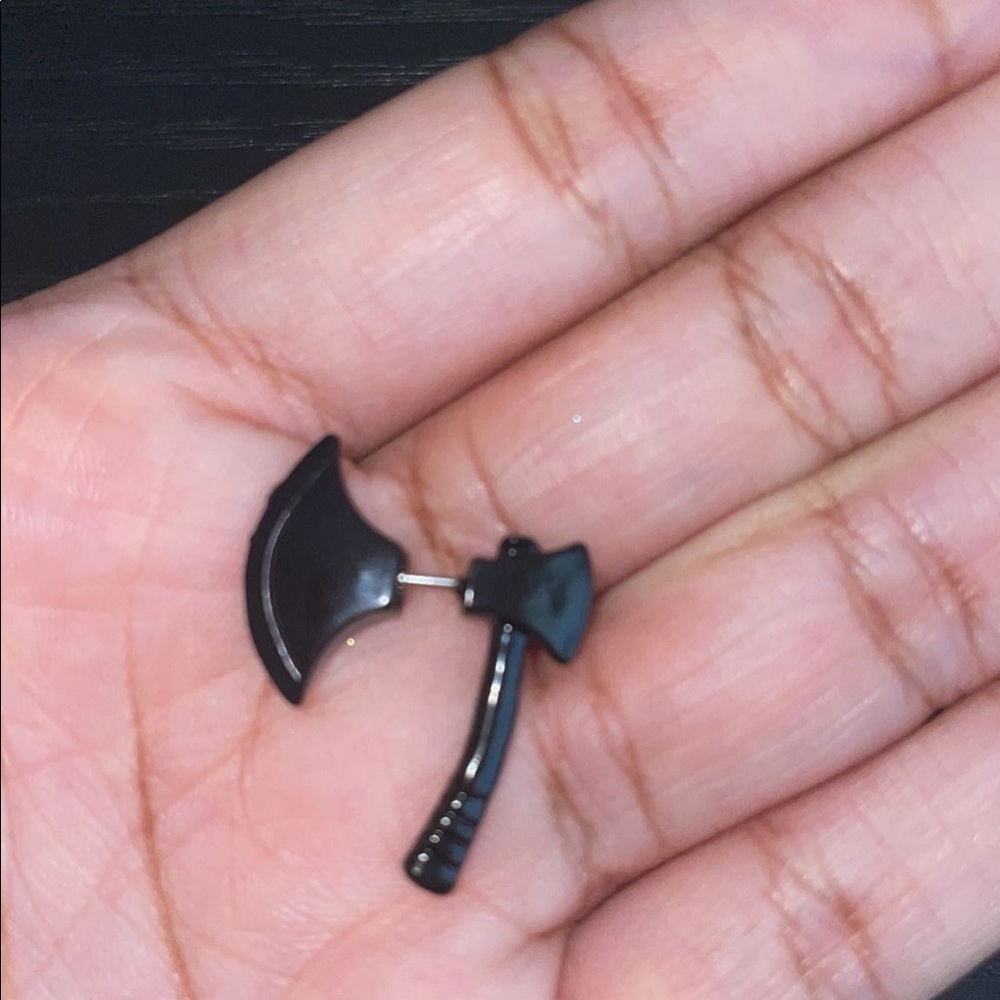 These are Axe Black Stud Earrings for young girls and adults women wear Jewelry